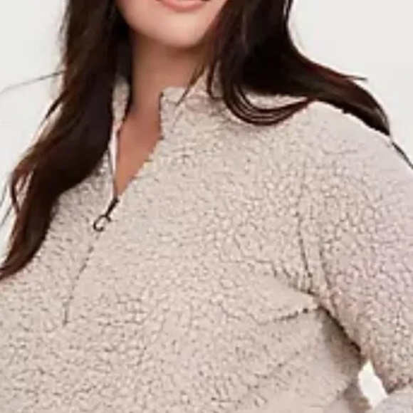 Torrid Teddy Cream Sherpa Fuzzy Pullover Sweatshirt Size 4 - 4X - Picture 2 of 9